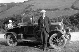 Jeanne Marion and Percy about 1926 The car, I think, is a Morris Oxford 'flatnose' 